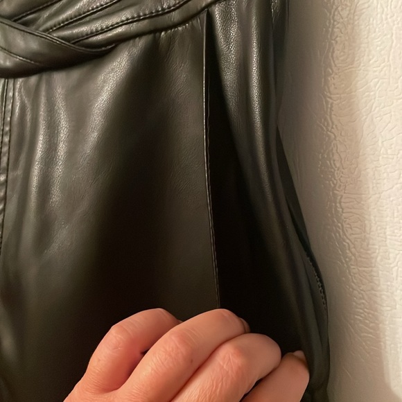 7 For All Mankind Medium Black Pants Luxe Finish Pockets Excellent Condition - Picture 4 of 11